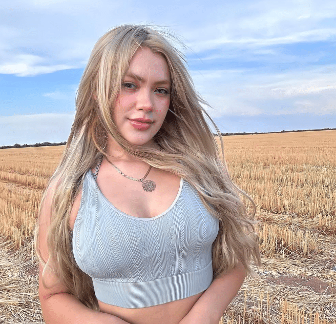 Sofia Alegria - La Página Azul Gratis OnlyFans 💙